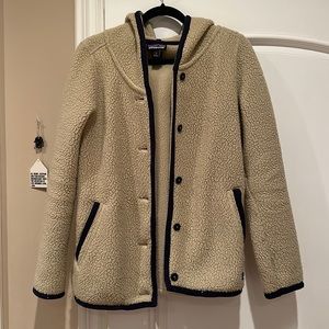 Patagonia White jacket with hood